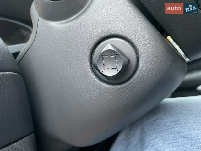 Черный Инфинити QX60, объемом двигателя 2.5 л и пробегом 174 тыс. км за 12800 $, фото 11 на Automoto.ua