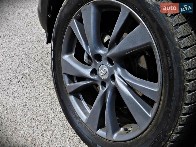 Черный Инфинити QX60, объемом двигателя 3.5 л и пробегом 196 тыс. км за 17500 $, фото 4 на Automoto.ua