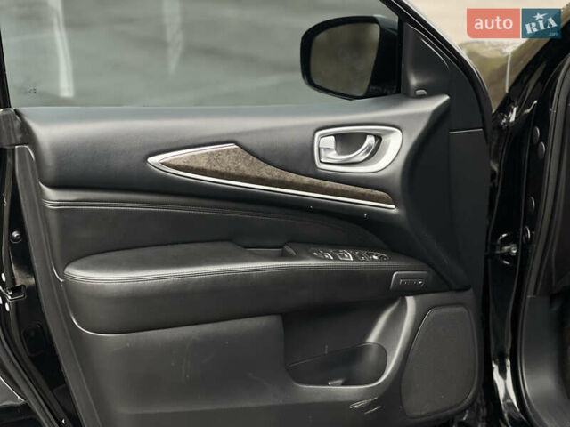 Черный Инфинити QX60, объемом двигателя 3.5 л и пробегом 200 тыс. км за 11500 $, фото 19 на Automoto.ua