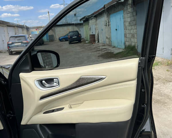 Черный Инфинити QX60, объемом двигателя 3.5 л и пробегом 221 тыс. км за 15000 $, фото 16 на Automoto.ua