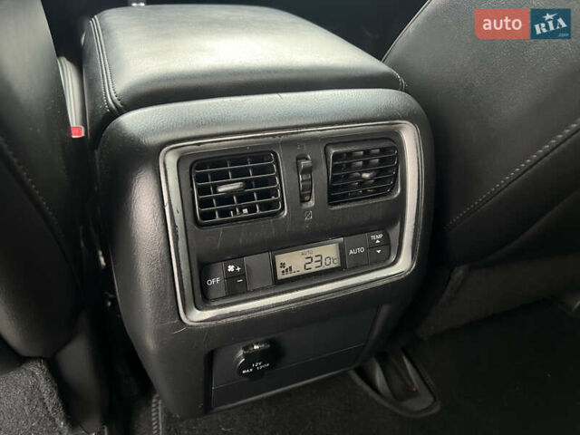 Черный Инфинити QX60, объемом двигателя 3.5 л и пробегом 200 тыс. км за 11500 $, фото 11 на Automoto.ua