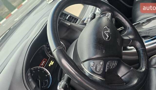 Черный Инфинити QX60, объемом двигателя 3.5 л и пробегом 205 тыс. км за 17250 $, фото 16 на Automoto.ua