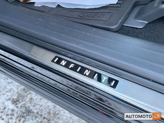 Черный Инфинити QX60, объемом двигателя 3.5 л и пробегом 165 тыс. км за 22500 $, фото 11 на Automoto.ua