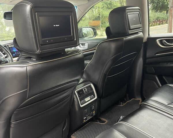 Черный Инфинити QX60, объемом двигателя 3.5 л и пробегом 195 тыс. км за 19000 $, фото 17 на Automoto.ua