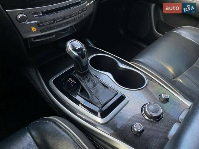 Черный Инфинити QX60, объемом двигателя 3.5 л и пробегом 147 тыс. км за 15990 $, фото 39 на Automoto.ua