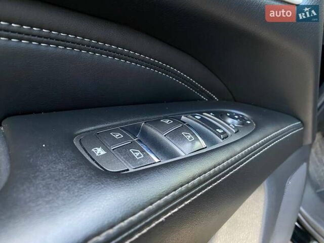 Черный Инфинити QX60, объемом двигателя 3.5 л и пробегом 147 тыс. км за 15990 $, фото 41 на Automoto.ua