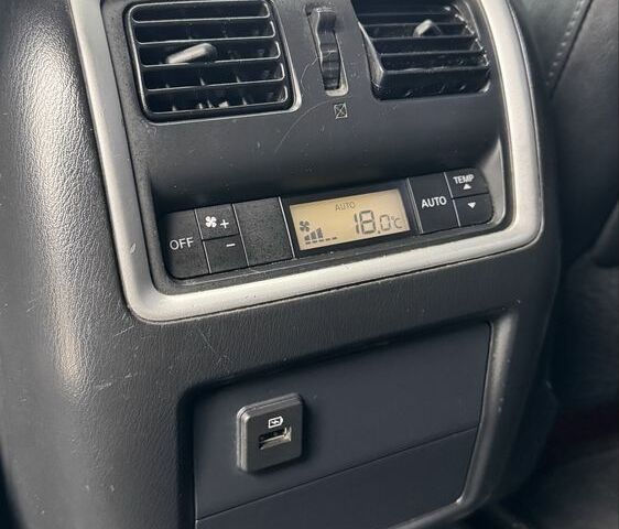 Черный Инфинити QX60, объемом двигателя 3.5 л и пробегом 146 тыс. км за 17700 $, фото 17 на Automoto.ua