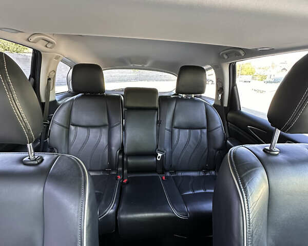 Черный Инфинити QX60, объемом двигателя 3.5 л и пробегом 196 тыс. км за 17500 $, фото 19 на Automoto.ua