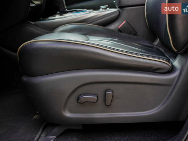 Черный Инфинити QX60, объемом двигателя 3.5 л и пробегом 101 тыс. км за 17400 $, фото 16 на Automoto.ua