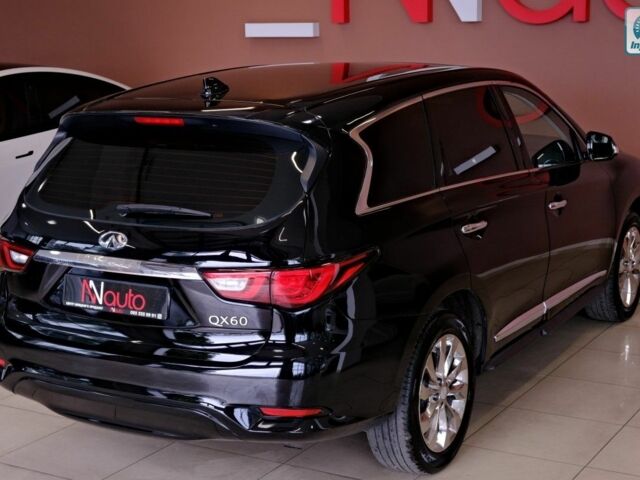 Чорний Інфініті QX60, об'ємом двигуна 3.5 л та пробігом 65 тис. км за 17900 $, фото 4 на Automoto.ua