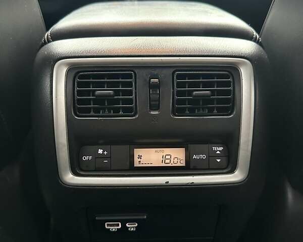 Чорний Інфініті QX60, об'ємом двигуна 3.5 л та пробігом 136 тис. км за 17999 $, фото 38 на Automoto.ua