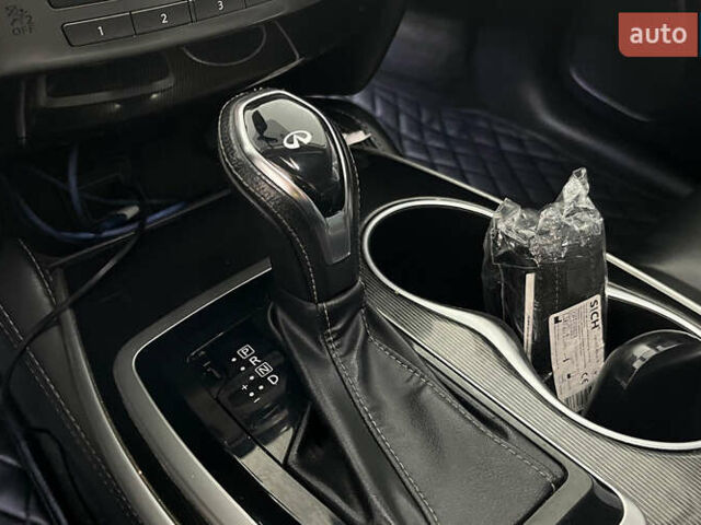 Черный Инфинити QX60, объемом двигателя 3.5 л и пробегом 163 тыс. км за 27000 $, фото 13 на Automoto.ua