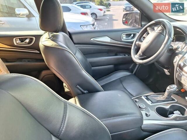 Чорний Інфініті QX60, об'ємом двигуна 3.5 л та пробігом 157 тис. км за 18799 $, фото 17 на Automoto.ua