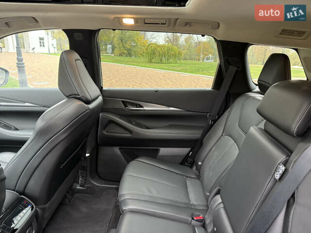 Чорний Інфініті QX60, об'ємом двигуна 3.5 л та пробігом 21 тис. км за 37500 $, фото 18 на Automoto.ua