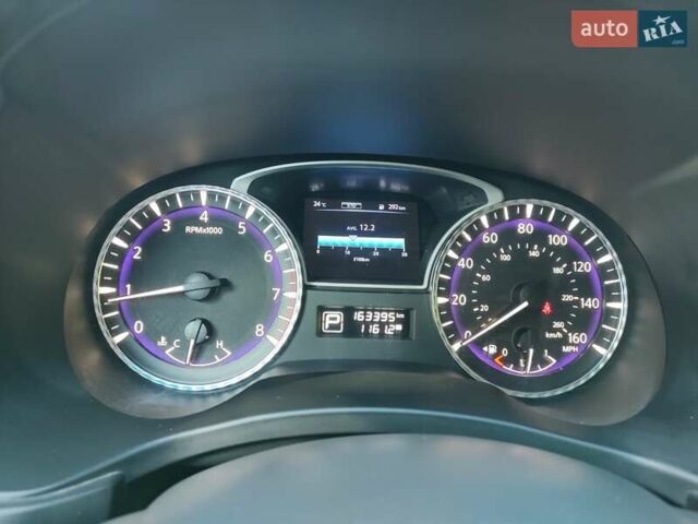 Красный Инфинити QX60, объемом двигателя 3.5 л и пробегом 170 тыс. км за 17000 $, фото 2 на Automoto.ua