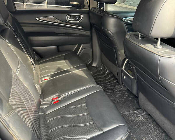 Инфинити QX60, объемом двигателя 2.5 л и пробегом 200 тыс. км за 13000 $, фото 1 на Automoto.ua