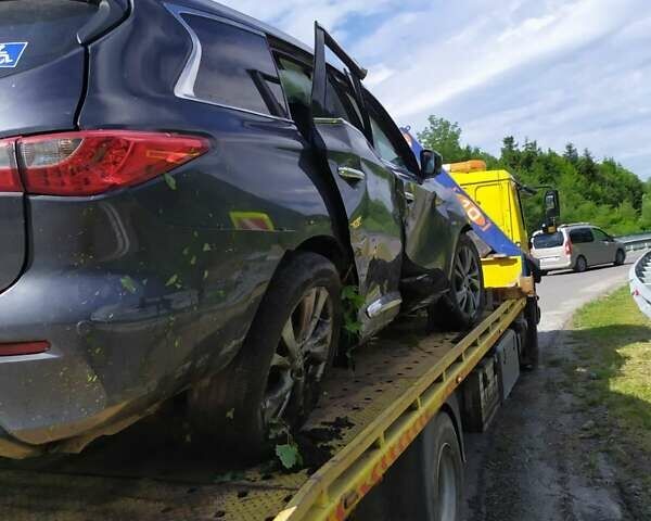 Инфинити QX60, объемом двигателя 2.49 л и пробегом 120 тыс. км за 5900 $, фото 2 на Automoto.ua