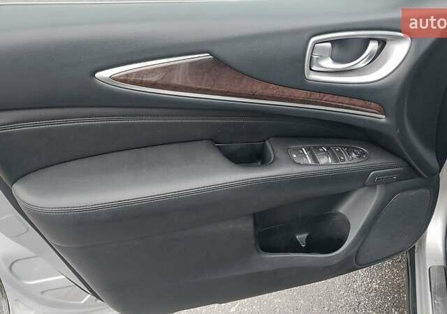 Серый Инфинити QX60, объемом двигателя 2.5 л и пробегом 170 тыс. км за 12000 $, фото 11 на Automoto.ua