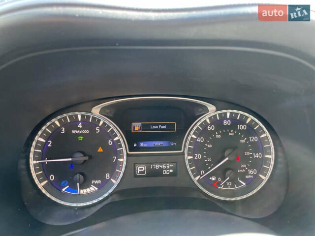 Сірий Інфініті QX60, об'ємом двигуна 0 л та пробігом 178 тис. км за 12800 $, фото 10 на Automoto.ua