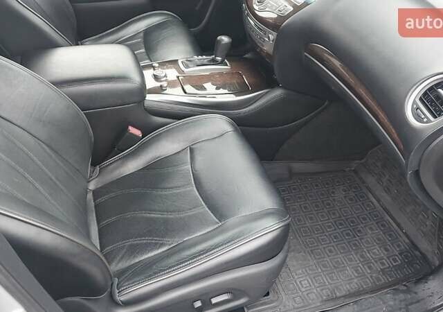 Серый Инфинити QX60, объемом двигателя 2.5 л и пробегом 170 тыс. км за 12000 $, фото 5 на Automoto.ua