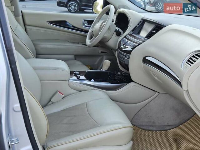 Серый Инфинити QX60, объемом двигателя 3.5 л и пробегом 186 тыс. км за 14300 $, фото 9 на Automoto.ua