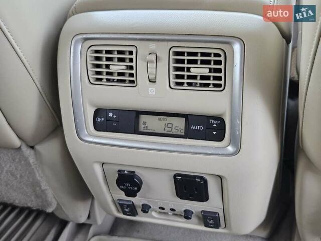 Серый Инфинити QX60, объемом двигателя 3.5 л и пробегом 186 тыс. км за 14300 $, фото 1 на Automoto.ua