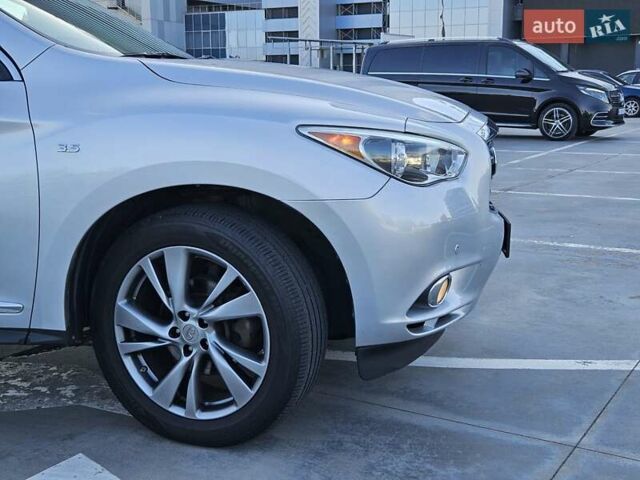 Серый Инфинити QX60, объемом двигателя 3.5 л и пробегом 186 тыс. км за 14300 $, фото 8 на Automoto.ua