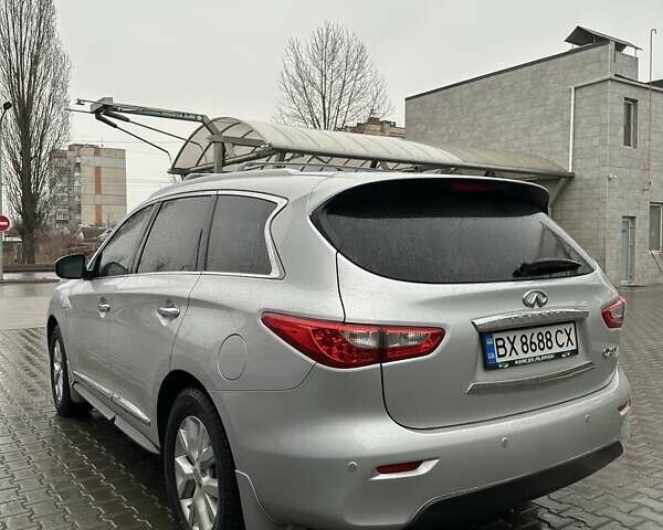 Серый Инфинити QX60, объемом двигателя 3.5 л и пробегом 188 тыс. км за 16800 $, фото 3 на Automoto.ua