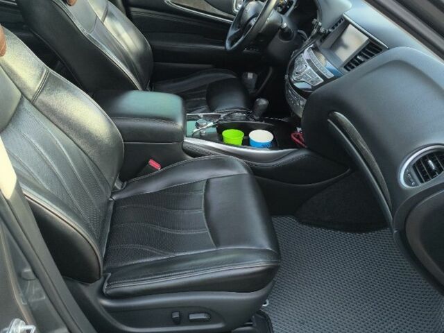 Серый Инфинити QX60, объемом двигателя 3.5 л и пробегом 130 тыс. км за 14800 $, фото 2 на Automoto.ua