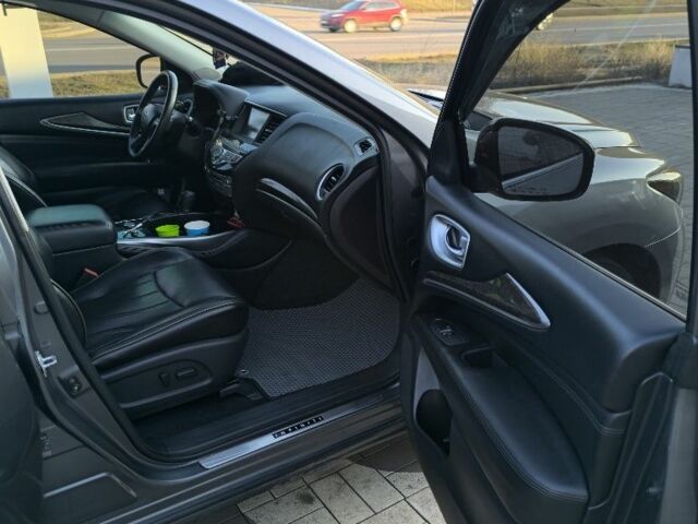 Серый Инфинити QX60, объемом двигателя 3.5 л и пробегом 130 тыс. км за 14800 $, фото 1 на Automoto.ua