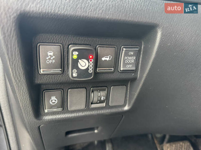 Серый Инфинити QX60, объемом двигателя 3.5 л и пробегом 190 тыс. км за 17900 $, фото 15 на Automoto.ua