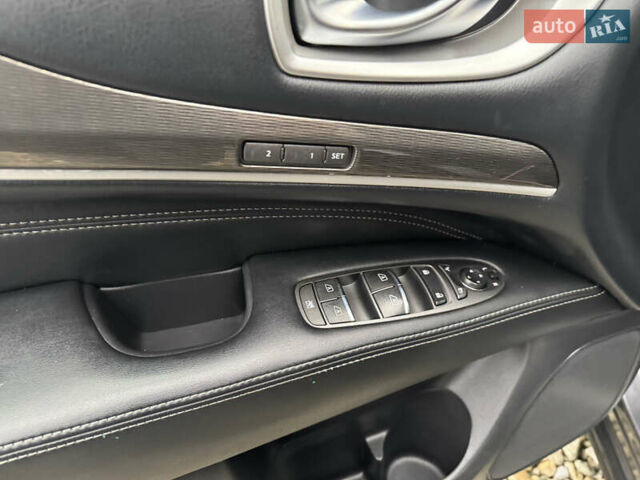 Серый Инфинити QX60, объемом двигателя 3.5 л и пробегом 204 тыс. км за 16500 $, фото 17 на Automoto.ua