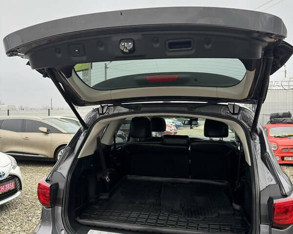 Серый Инфинити QX60, объемом двигателя 3.5 л и пробегом 204 тыс. км за 16500 $, фото 28 на Automoto.ua