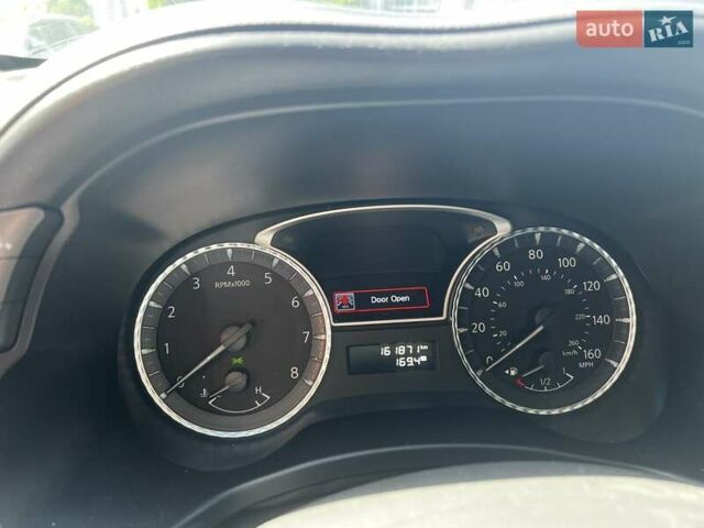 Сірий Інфініті QX60, об'ємом двигуна 3.5 л та пробігом 162 тис. км за 18500 $, фото 8 на Automoto.ua