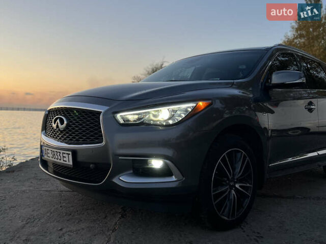 Серый Инфинити QX60, объемом двигателя 3.5 л и пробегом 161 тыс. км за 23000 $, фото 3 на Automoto.ua