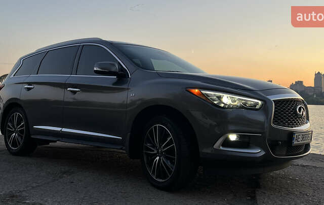 Серый Инфинити QX60, объемом двигателя 3.5 л и пробегом 161 тыс. км за 23000 $, фото 7 на Automoto.ua