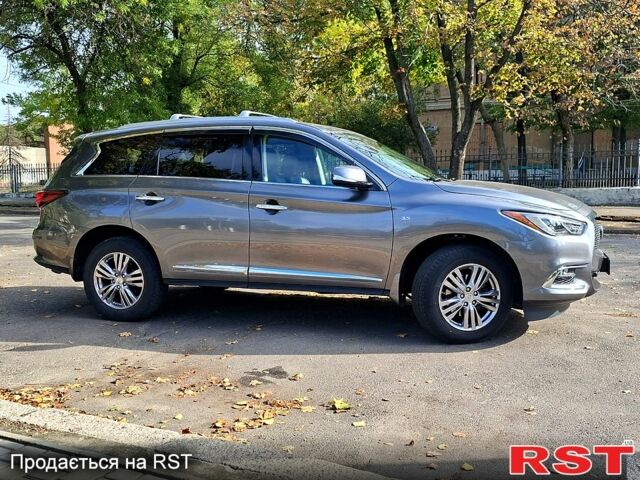 Серый Инфинити QX60, объемом двигателя 3.5 л и пробегом 100 тыс. км за 18700 $, фото 1 на Automoto.ua
