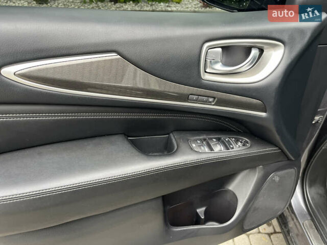 Серый Инфинити QX60, объемом двигателя 3.5 л и пробегом 138 тыс. км за 17900 $, фото 3 на Automoto.ua