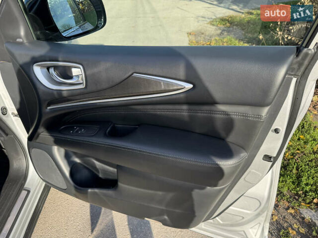 Серый Инфинити QX60, объемом двигателя 3.5 л и пробегом 177 тыс. км за 17500 $, фото 16 на Automoto.ua