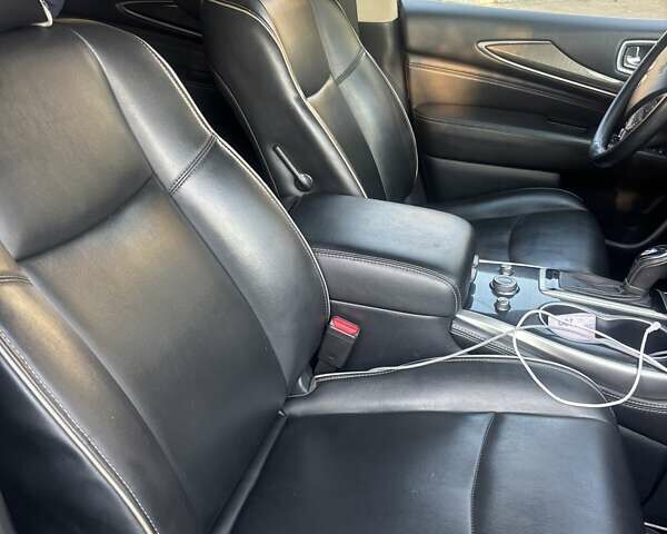 Сірий Інфініті QX60, об'ємом двигуна 3.5 л та пробігом 175 тис. км за 17500 $, фото 12 на Automoto.ua
