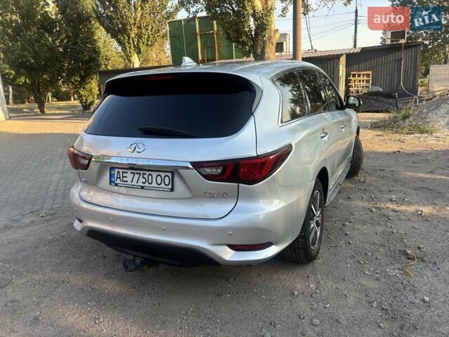 Сірий Інфініті QX60, об'ємом двигуна 3.5 л та пробігом 175 тис. км за 17500 $, фото 6 на Automoto.ua
