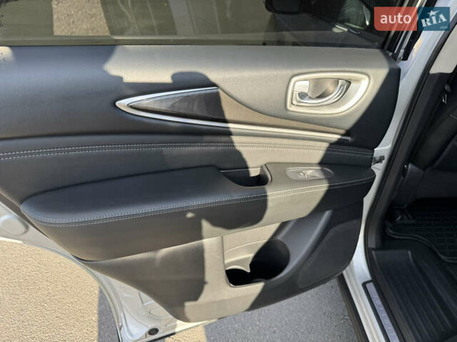 Серый Инфинити QX60, объемом двигателя 3.5 л и пробегом 177 тыс. км за 17500 $, фото 11 на Automoto.ua