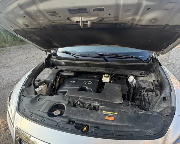 Сірий Інфініті QX60, об'ємом двигуна 3.5 л та пробігом 175 тис. км за 17500 $, фото 7 на Automoto.ua