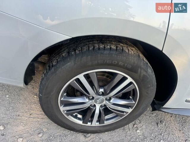 Сірий Інфініті QX60, об'ємом двигуна 3.5 л та пробігом 175 тис. км за 17500 $, фото 13 на Automoto.ua