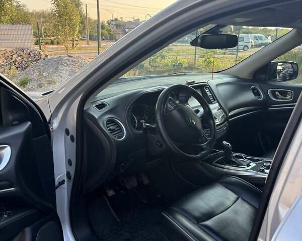 Сірий Інфініті QX60, об'ємом двигуна 3.5 л та пробігом 175 тис. км за 17500 $, фото 5 на Automoto.ua
