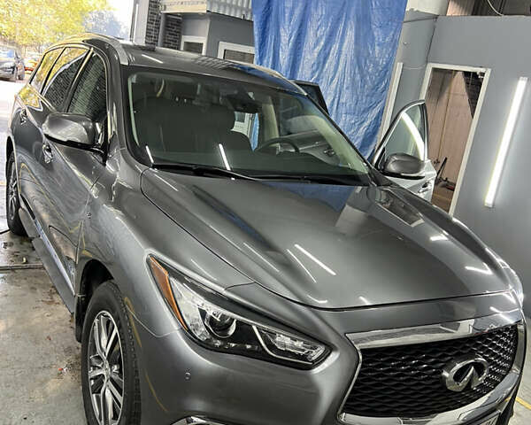 Серый Инфинити QX60, объемом двигателя 3.5 л и пробегом 50 тыс. км за 33000 $, фото 1 на Automoto.ua