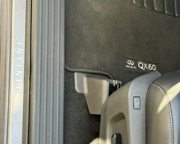 Серый Инфинити QX60, объемом двигателя 3.5 л и пробегом 17 тыс. км за 41600 $, фото 18 на Automoto.ua