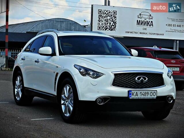 Білий Інфініті QX70, об'ємом двигуна 3.7 л та пробігом 141 тис. км за 19900 $, фото 1 на Automoto.ua