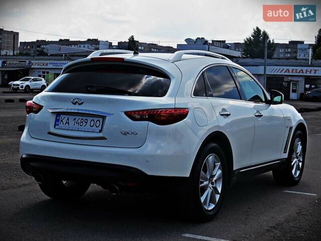 Білий Інфініті QX70, об'ємом двигуна 3.7 л та пробігом 141 тис. км за 19900 $, фото 2 на Automoto.ua