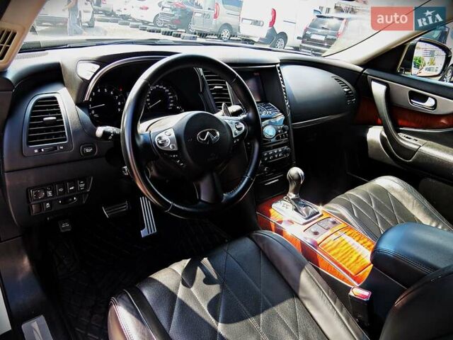 Білий Інфініті QX70, об'ємом двигуна 3.7 л та пробігом 141 тис. км за 19900 $, фото 5 на Automoto.ua